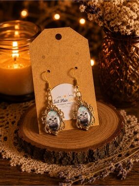 Cat Portrait Gold Tone Dangle Earrings Whimsical Kitty Jewelry